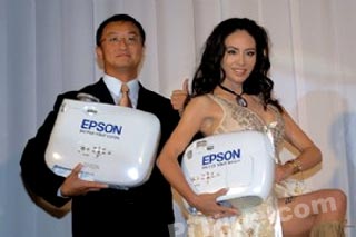 Epson 雙機聯手出擊，打造家用投影機新傳奇
