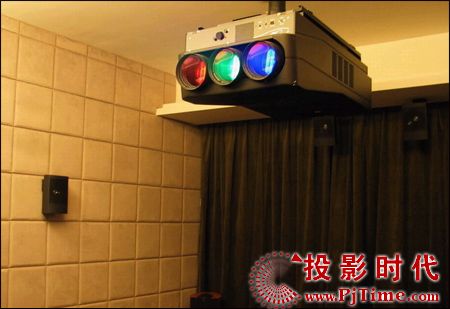 獨(dú)愛(ài)大屏 用巴可三槍組建家庭影院