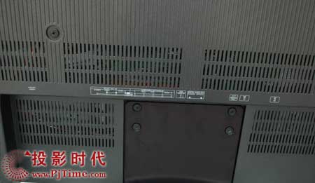 夏新LC-37HWTUP液晶電視外觀之背部和底座