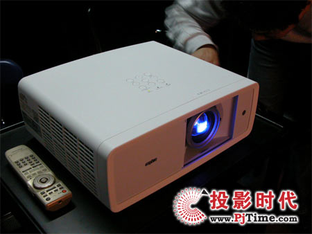 Full HD 1080pҺwͥӰԺͶӰCPLV-Z2000