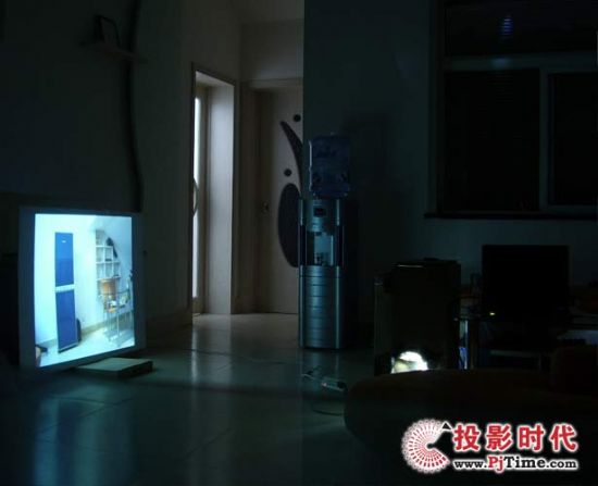 DIY投影機最后秀秀我的家庭影院全景