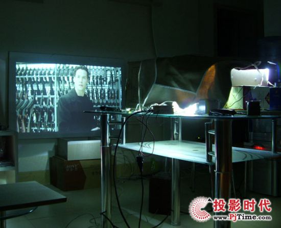 DIY投影機最后秀秀我的家庭影院全景