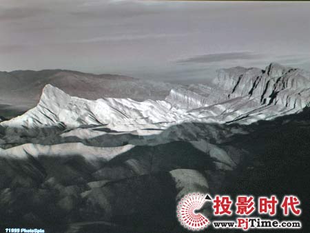 ʾ(chung)cinetron HD-900 LCOSͶӰC(j)oB(ti)DƬЧ