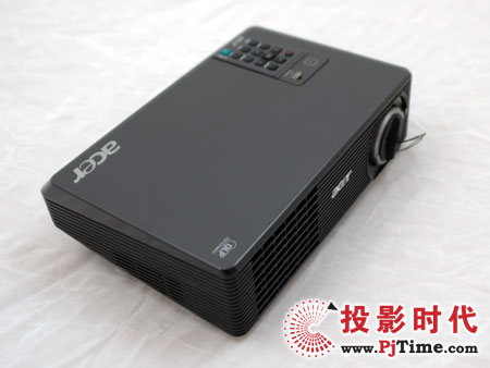 宏碁商務(wù)投影機(jī)X1260總體外觀欣賞