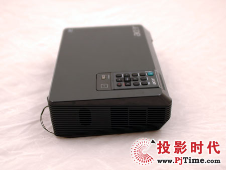 宏碁商務(wù)投影機(jī)X1260總體外觀欣賞