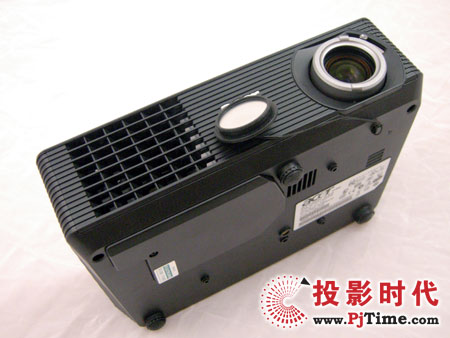 宏碁4999元XGA投影機(jī)X1260外觀背部和側(cè)面