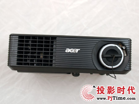宏碁4999元XGA投影機(jī)X1260外觀背部和側(cè)面