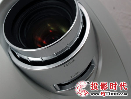 奧圖碼1080p投影機HD803鏡頭細節