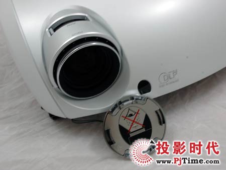 奧圖碼1080p投影機HD803鏡頭細節