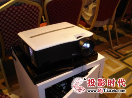 三菱LW-600投影機(jī)