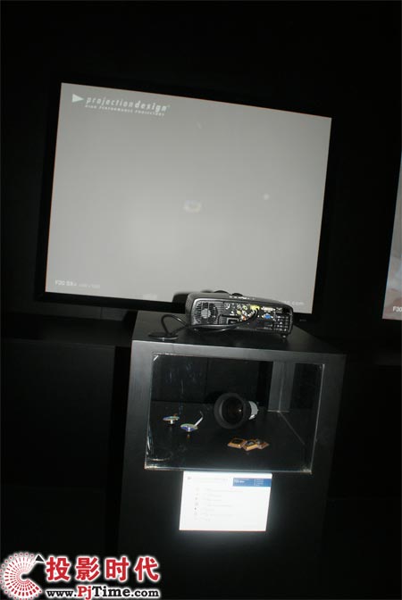Projectiondesign F10 AS3D為便攜3D投影機(jī)