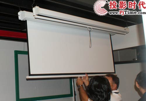 深圳思達電動投影幕