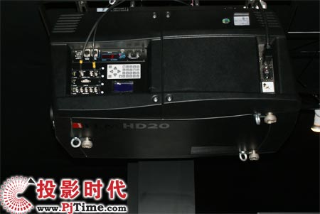 最安靜的 20000 流明自然HD投影機FLM HD20