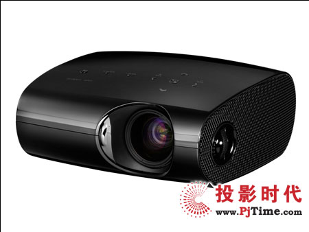 客廳中的新主角：三星SP-P400B投影機