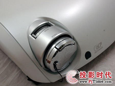 奧圖碼1080p投影機HD803鏡頭細節