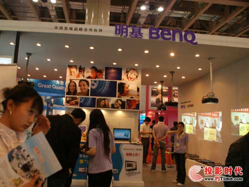 BenQ57Ї̌Wxչ