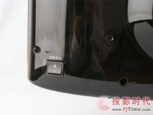 TCL自然藍光電視外觀細節特寫