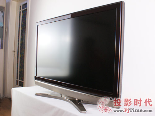 創維42L03RF液晶電視:酒紅高光無痕工藝外觀