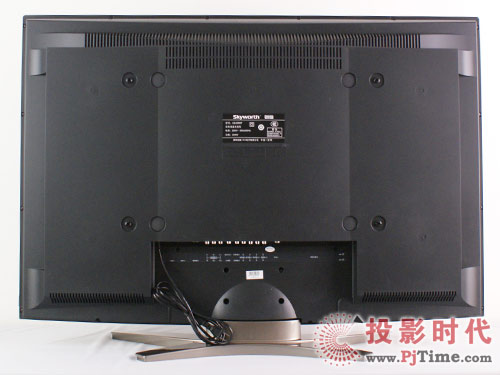 創維42L03RF液晶電視:酒紅高光無痕工藝外觀