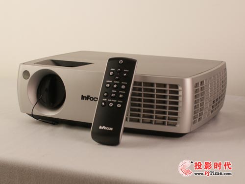寬屏傻瓜機 富可視IN3186投影機評測