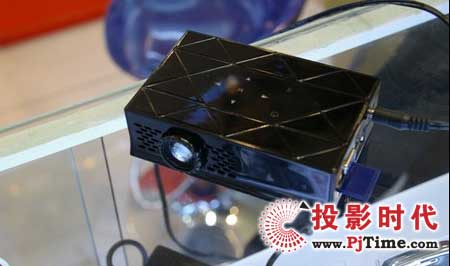 維優(yōu)LED多媒體微型投影儀α1正式上市