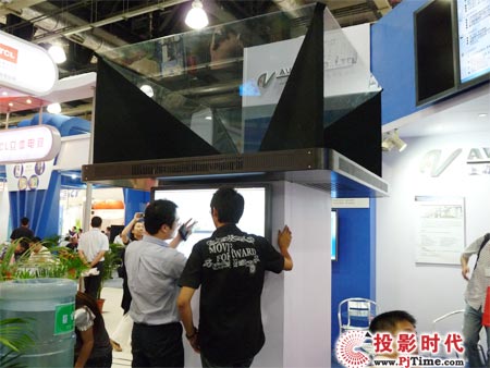 三菱新品專業(yè)顯示器登場09上海國際數(shù)字標(biāo)牌展