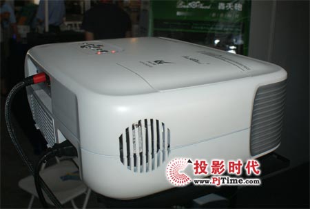 轟天炮六千元1080p機亮相