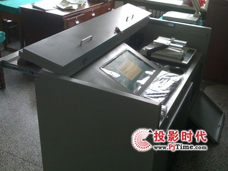 赫博時(shí)代承建黑龍江林業(yè)局林業(yè)學(xué)校教室投影工程