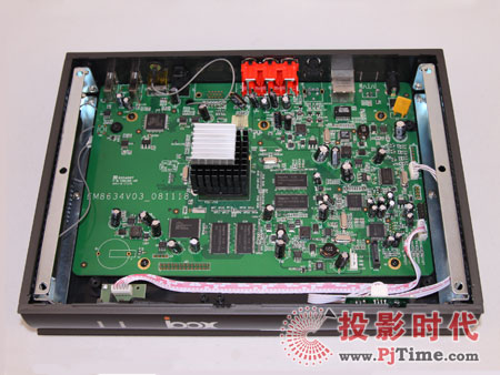 愛寶Z410W高清機機身內(nèi)部