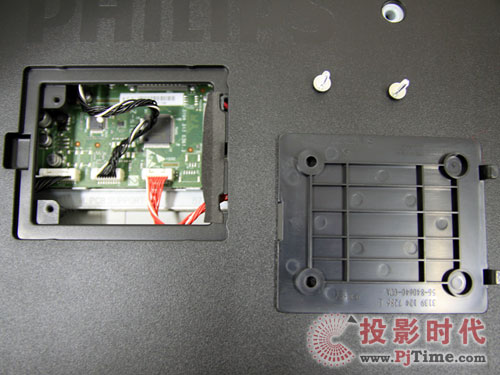 平民版流光溢彩飛利浦42PFL6609/93液晶電視評測附件和細節(jié)