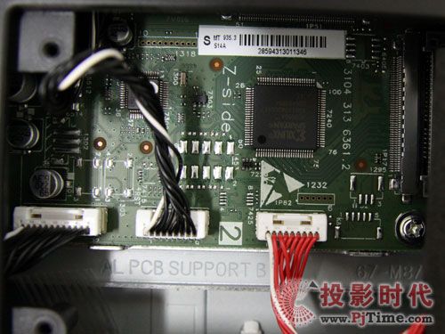 平民版流光溢彩飛利浦42PFL6609/93液晶電視評測附件和細節(jié)