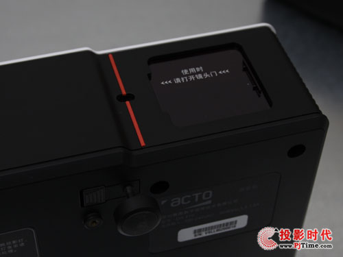 卓爾不群 雅圖DS-410商務教育投影評測