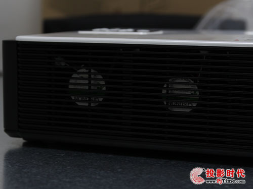 卓爾不群 雅圖DS-410商務教育投影評測