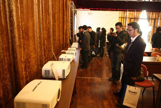 늙C2010ͶӰCN̴ںe
