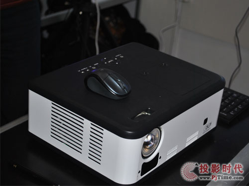 電腦投影一體機
