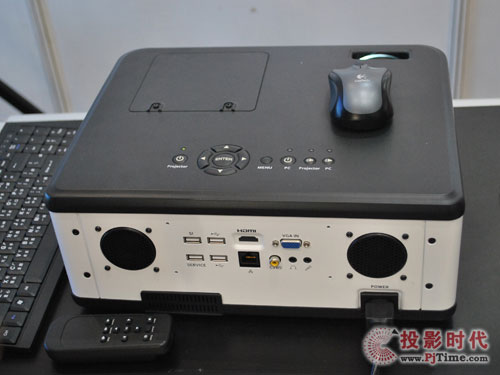 電腦投影一體機接口