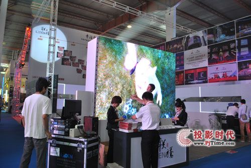 PALM展 聯騰推出全球首款“3D-LED顯示屏”