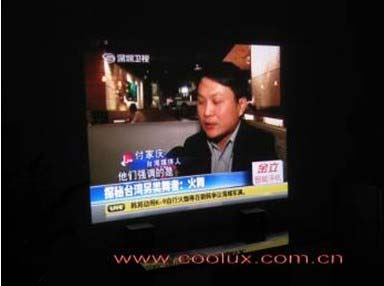 暢享酷樂視微型投影機(jī)---比擬“70寸電視”