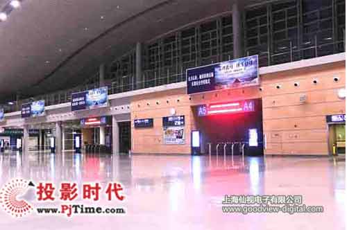 仙視電子液晶廣告機扮靚長沙火車南站