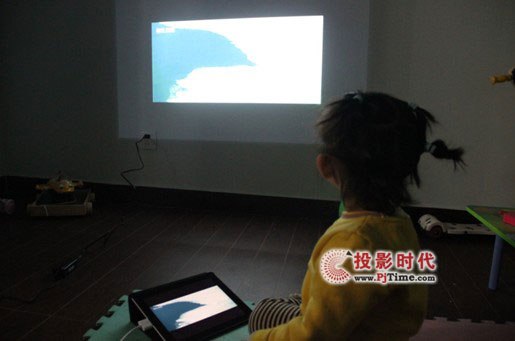 珠聯璧合-微型投影機酷樂視X2與IPAD2接駁試用