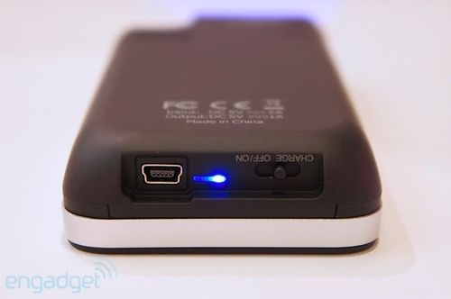 投影儀+電池 新款iPhone復合背殼現身
