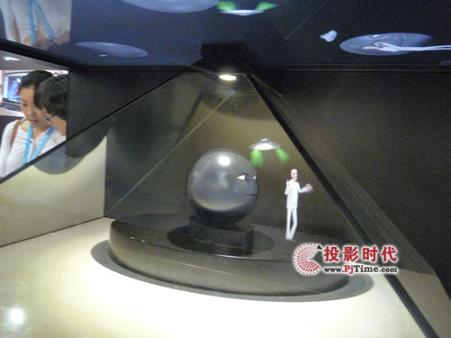 上海數字標牌展 利奧營銷全息成像系統撩人眼球