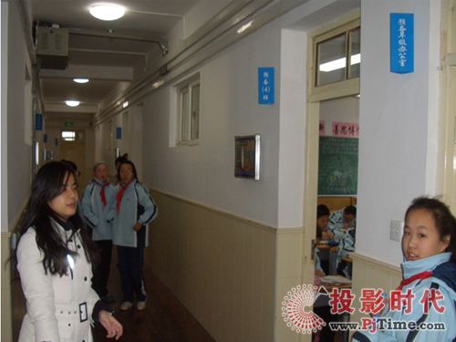 信頤數(shù)字標(biāo)牌助推數(shù)字化校園