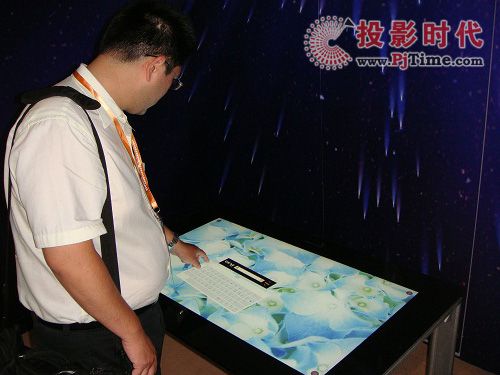 解析三星交互顯示解決方案SUR40