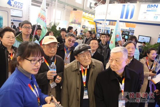 兩院院士參觀團參觀CCBN2013