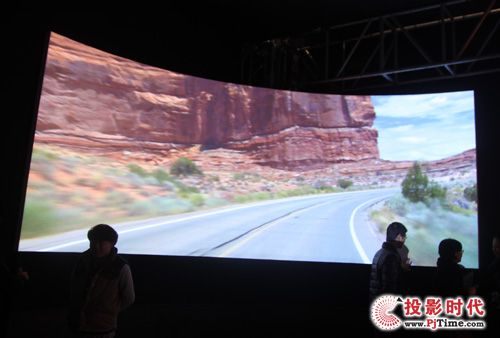 InfoComm 2013ͿܻȫͶӰϵy(tng)@ǻۡ