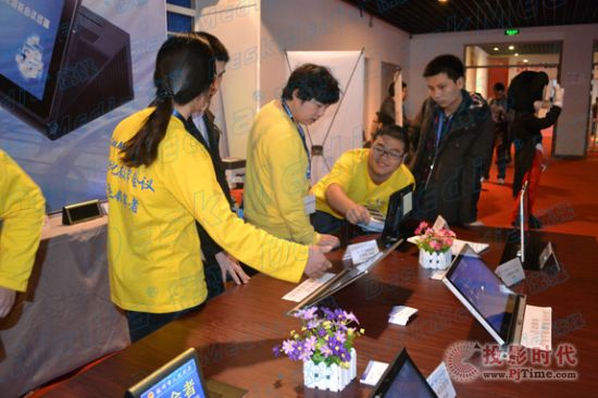 席媒無紙化多媒體會議終端精彩亮相IFC 2013