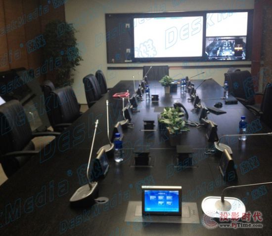 杭州席媒升降器與液晶電子桌牌的組合再次應用于上海