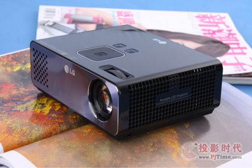 LG投影機HW300TC