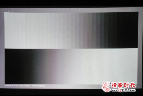 整體表現平淡 奧圖碼高亮LED投影機ML1000評測